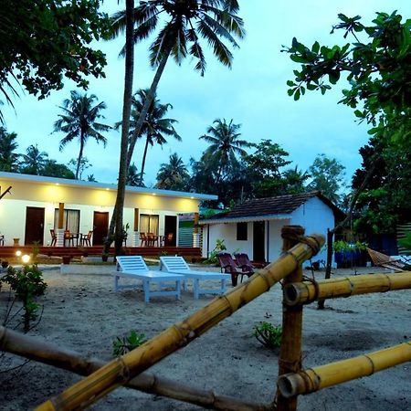 Marari Phoenix Beach Homestay Mararikulam Buitenkant foto