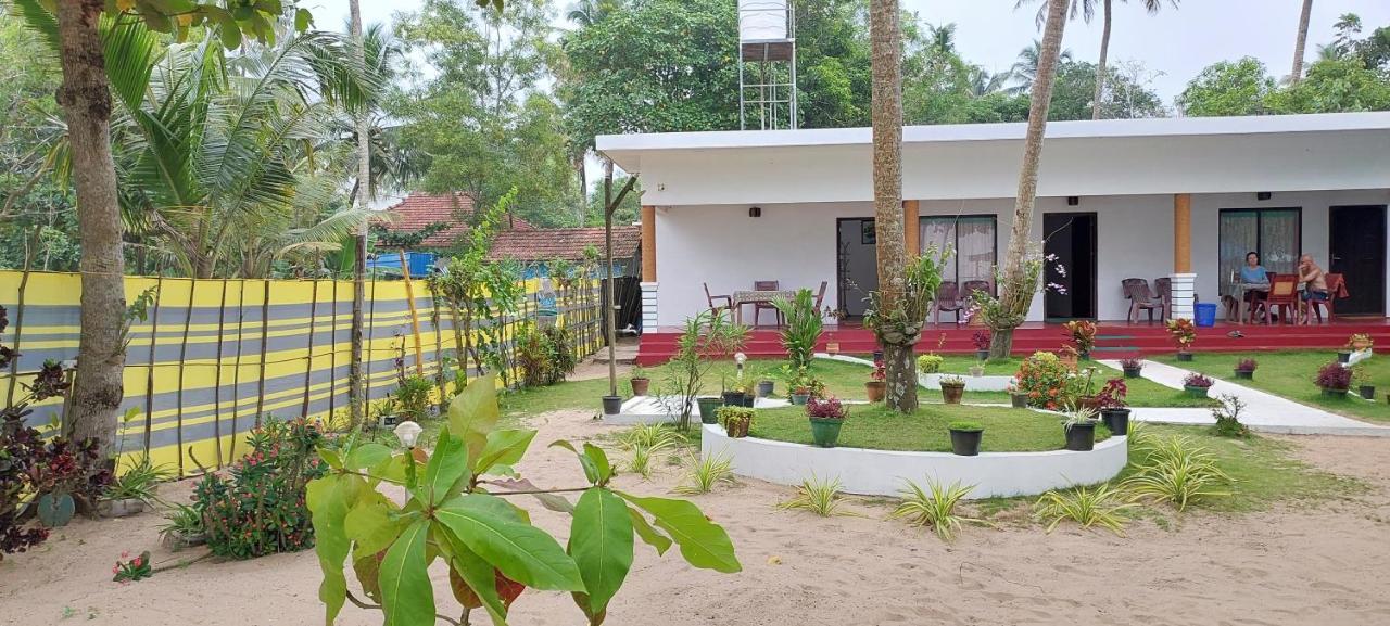 Marari Phoenix Beach Homestay Mararikulam Buitenkant foto