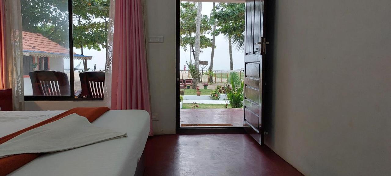 Marari Phoenix Beach Homestay Mararikulam Buitenkant foto