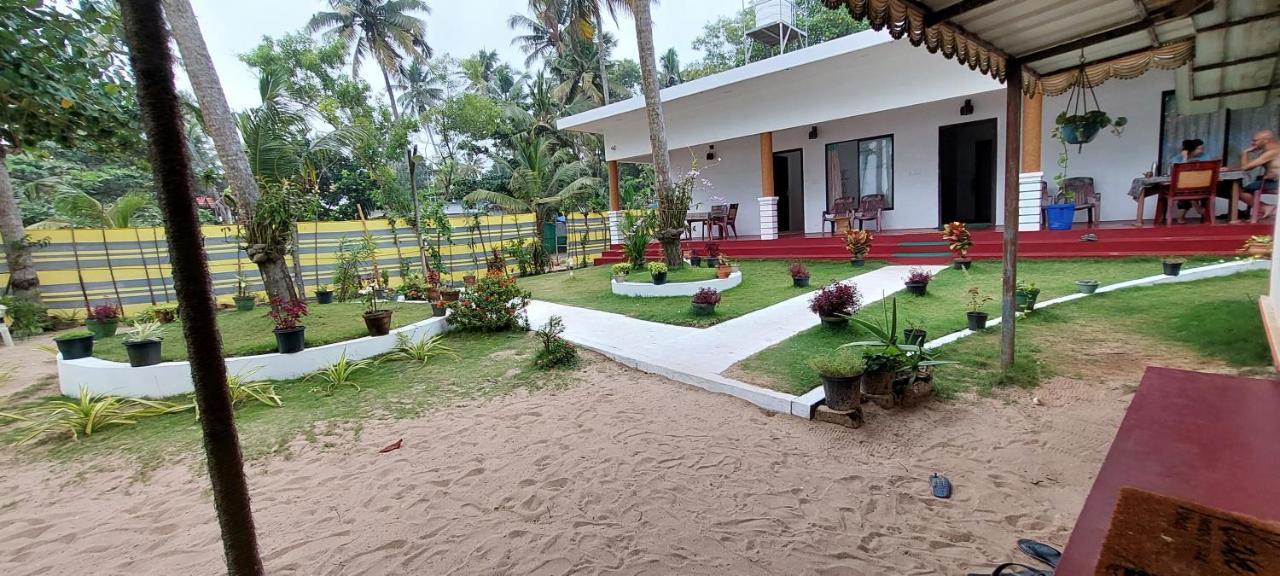 Marari Phoenix Beach Homestay Mararikulam Buitenkant foto