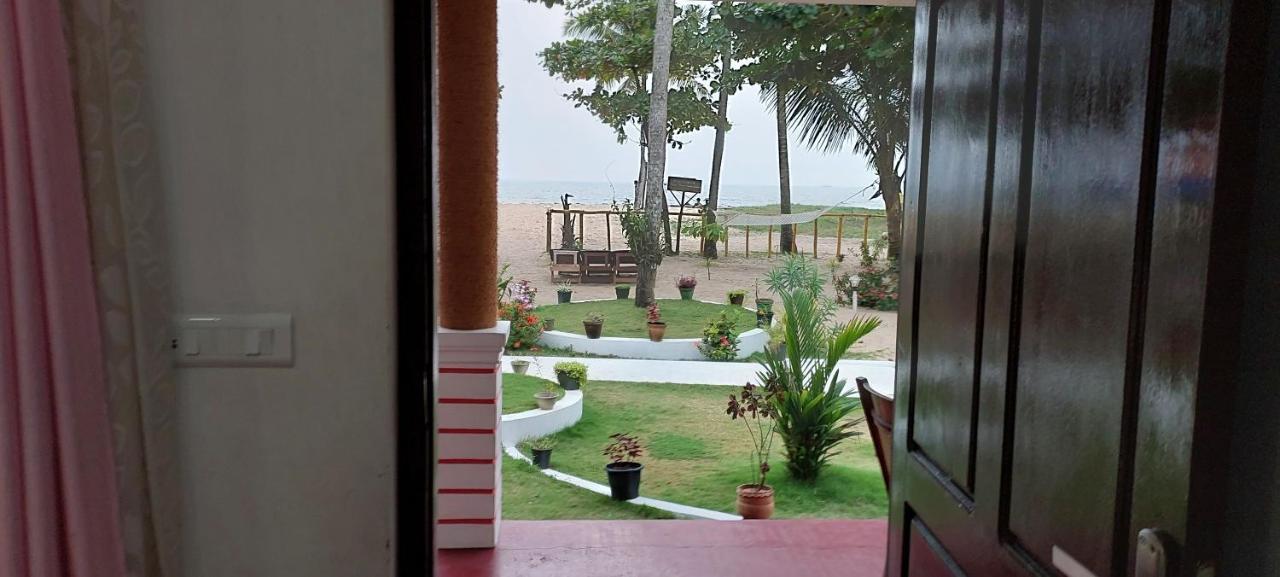 Marari Phoenix Beach Homestay Mararikulam Buitenkant foto