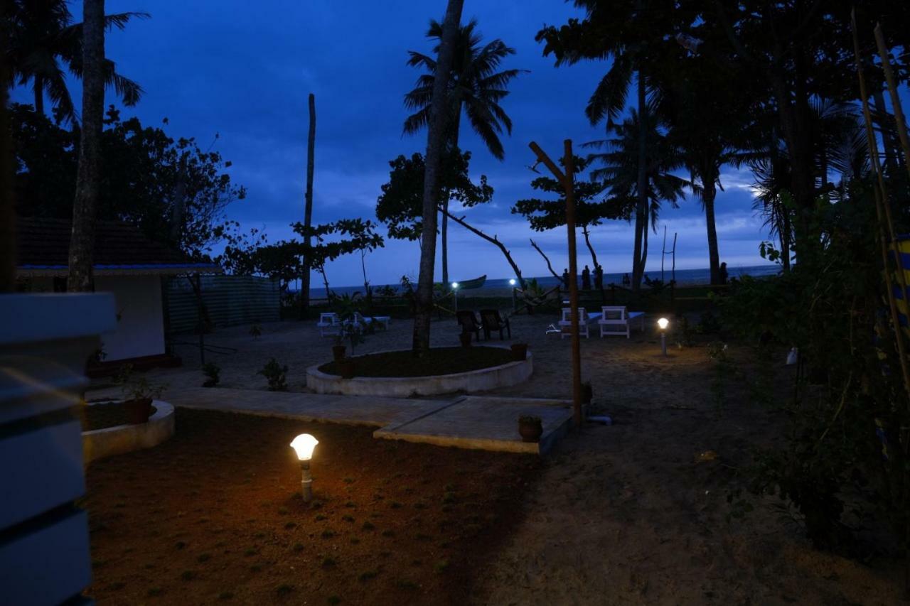 Marari Phoenix Beach Homestay Mararikulam Buitenkant foto